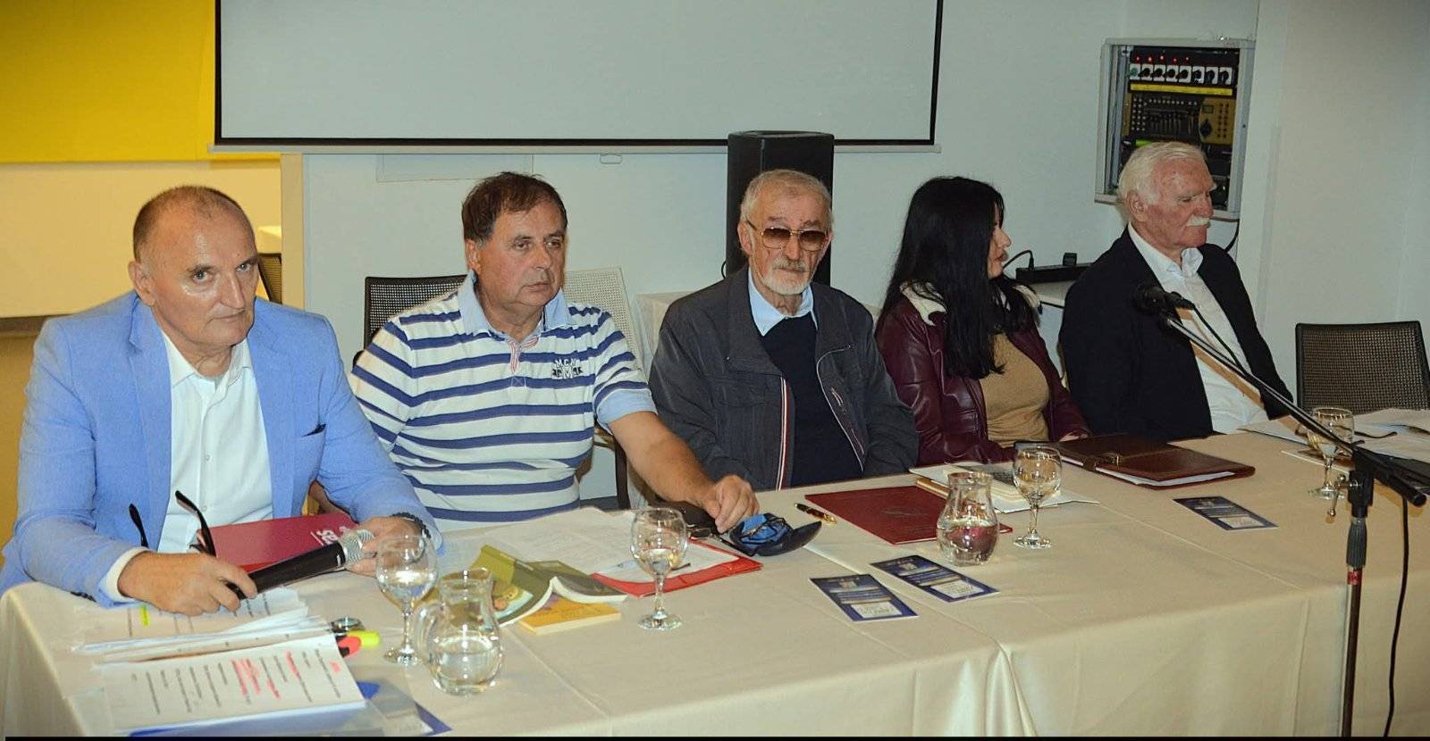 ИЗВЈЕШТАЈ СА ЛИЦА МЈЕСТА, УСПУТ