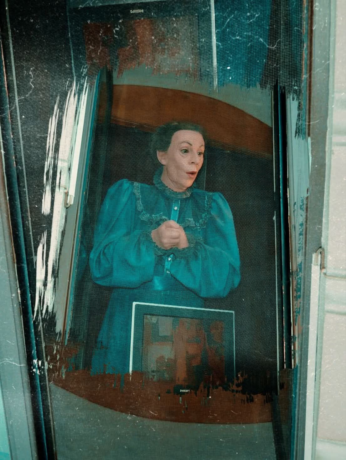 ŠOKANTNO SVJEDOČANSTVO: Izbečila se na našeg reportera čim je spomenuo Grenland! Pogledajte što voštana elita skriva od očiju javnosti!