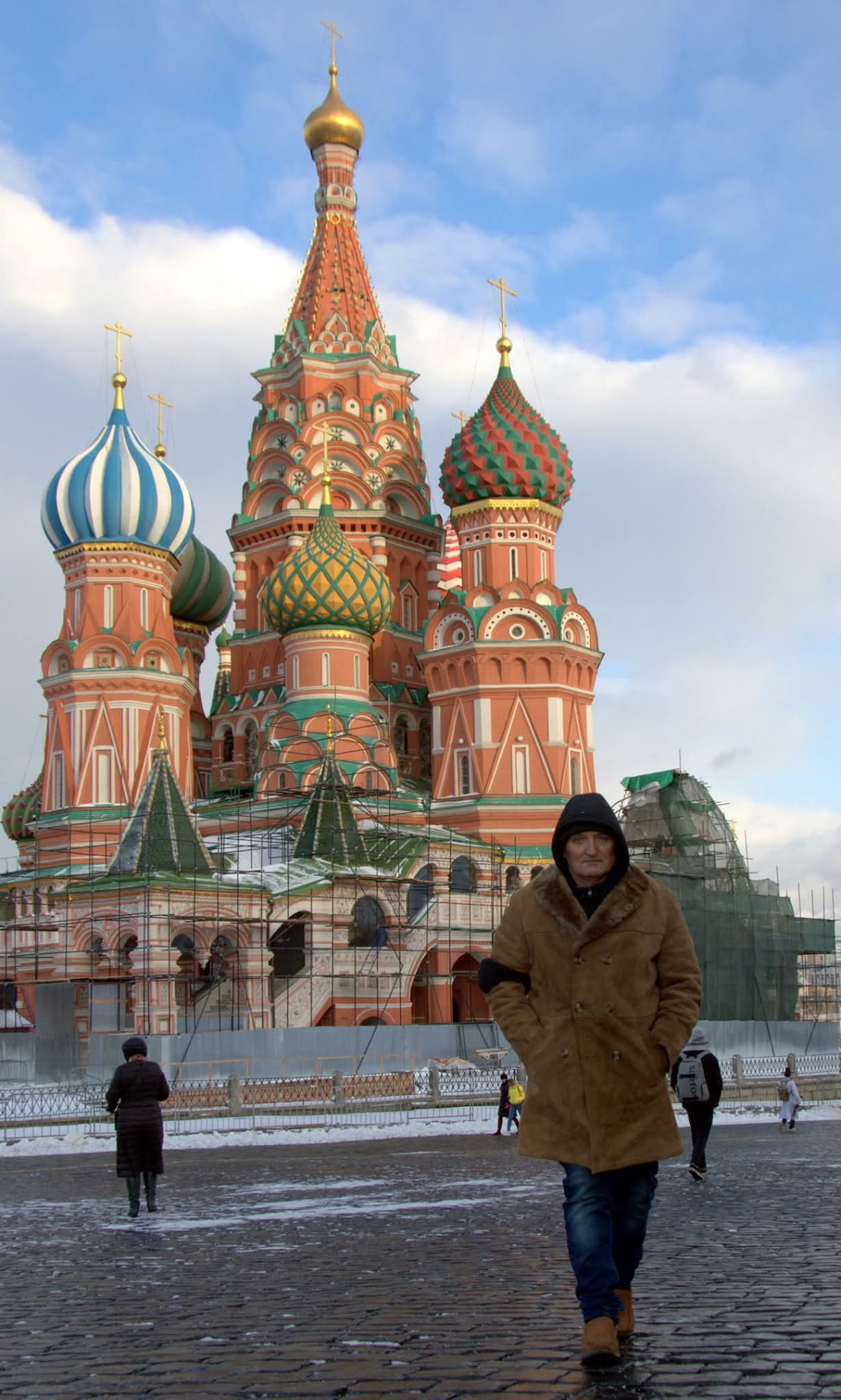 DRAGI DŽONI, BAČUŠKA ME JE STAVIO NA LED!