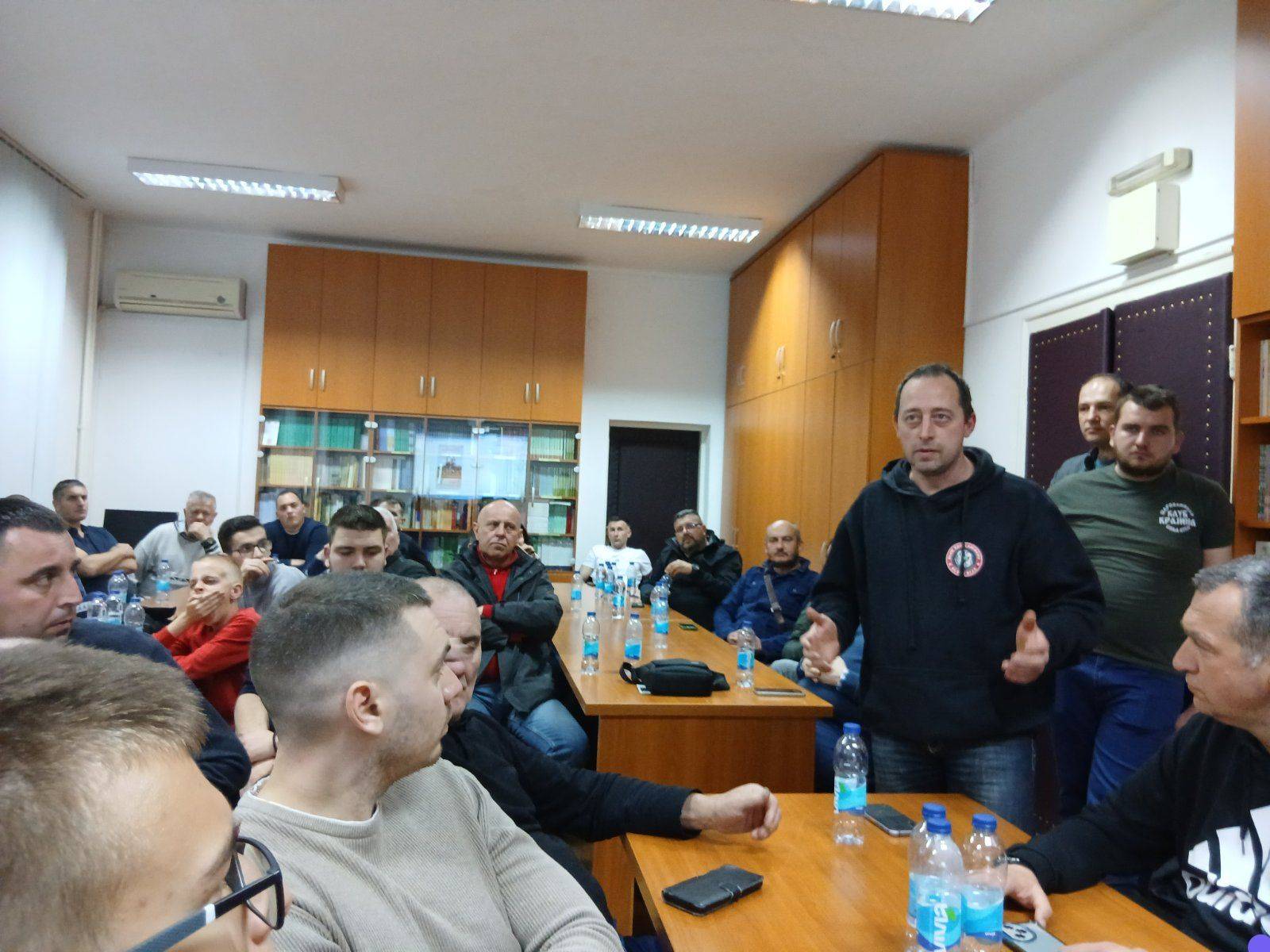 Šarplaninac između entuzijazma i improvizacije: Da li je „ničiji” onaj ko je naš najveći ponos?