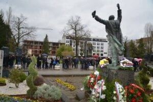 Povodom 130 godina od rođenja i 84 godine od smrti dr Mladena Stojanovića  ISTINA IZMEĐU DVA SNIMKA: Ko je nazdravljao sa krvnicima, a ko je zbog toga platio glavom?