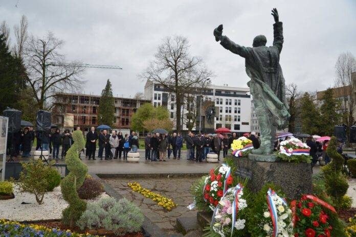 Povodom 130 godina od rođenja i 84 godine od smrti dr Mladena Stojanovića  ISTINA IZMEĐU DVA SNIMKA: Ko je nazdravljao sa krvnicima, a ko je zbog toga platio glavom?
