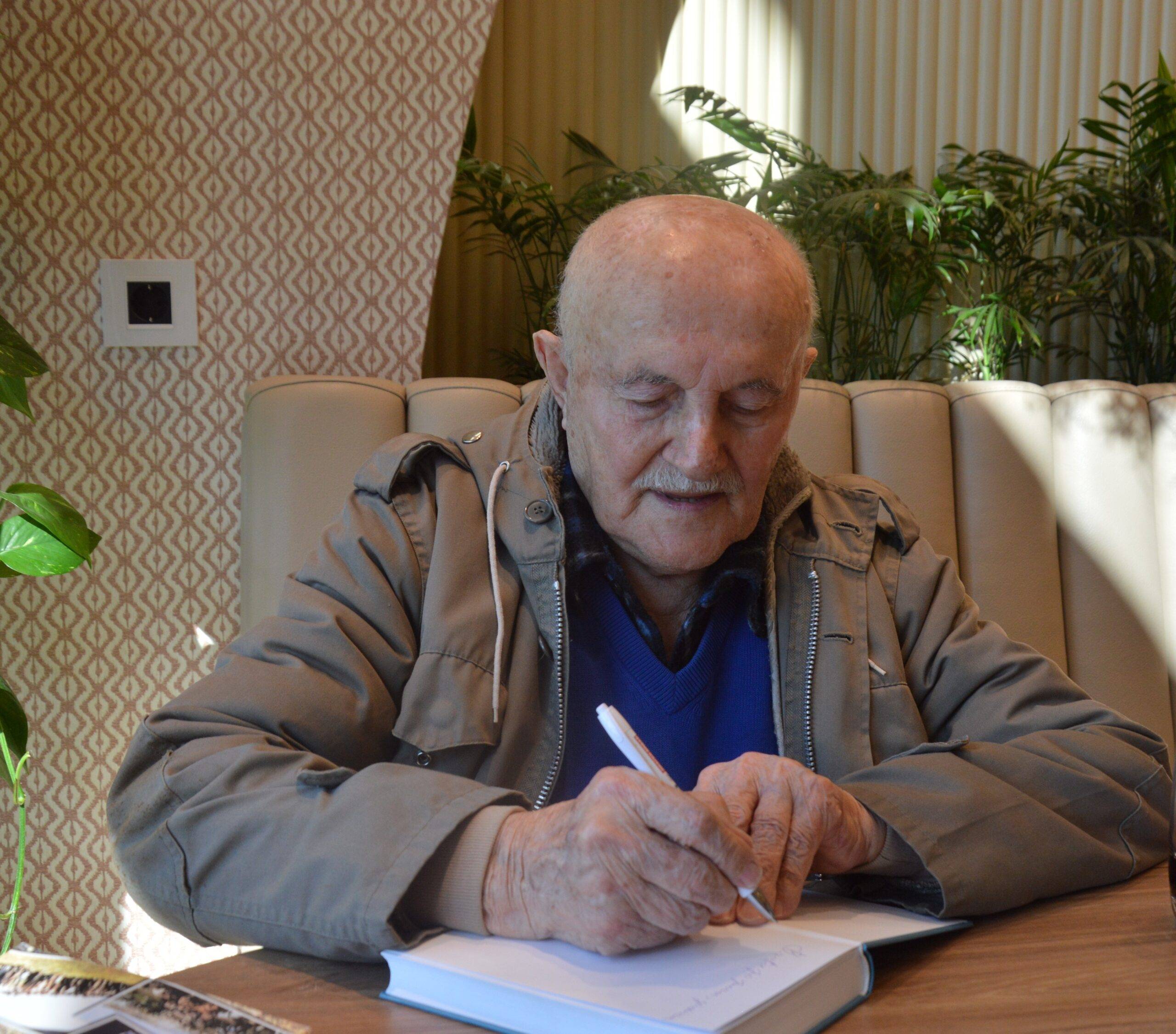 ВАСИЛИЈЕ КАРАН О ЗБОРНИКУ „Кад прошлост проговори: Козара 80 година касније, 1942–2022“: Књига која из мрака заборављене прошлости путује у висине истине”