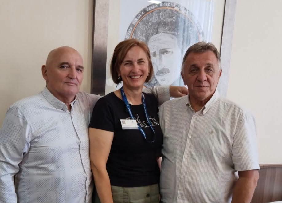 СВЕ ПОЧИЊЕ ОД „ДОБРО ЈУТРО“! Поглед из ходника регионалног лидера у медицини: Овде се лечи осмехом, а професор Талић води домаћинску кућу за понос Српске!